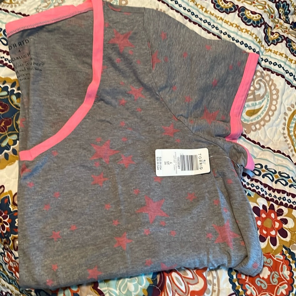 Torrid grey with pink stars tee